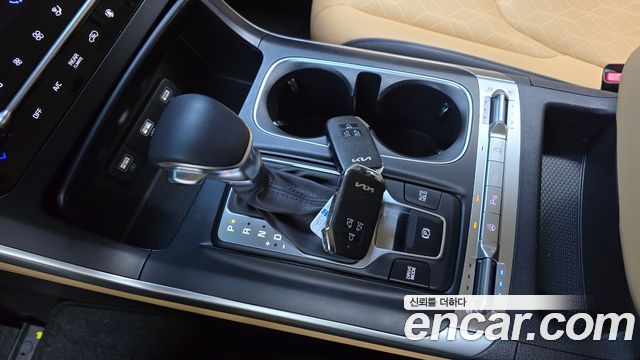 Kia Carnival 2023 thumb 10