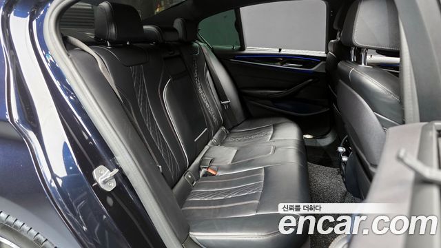 BMW 5 серии 2019 thumb 12