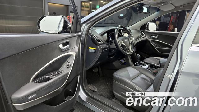 Hyundai Santa Fe 2017 thumb 12