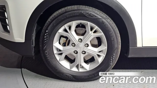 SsangYong Tivoli 2021 thumb 5