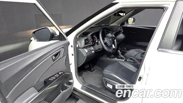 SsangYong Tivoli 2021 thumb 10
