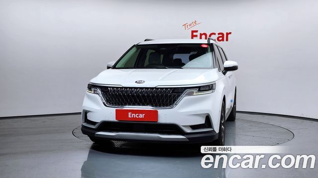 Kia Carnival 2021 thumb 4