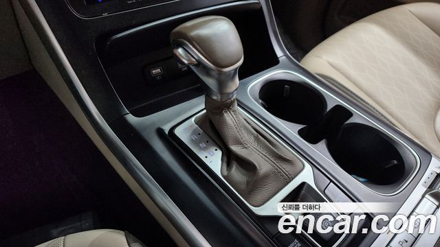Kia Carnival 2021 thumb 9