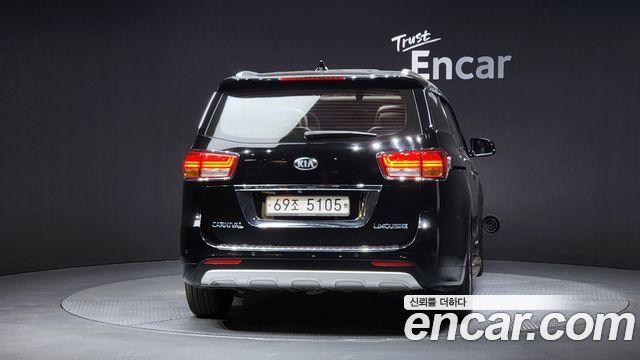 Kia Carnival 2017 thumb 5