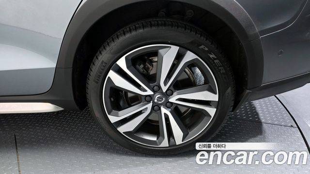 Volvo V60 2020 thumb 9
