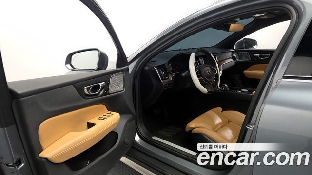 Volvo V60 2020 thumb 3