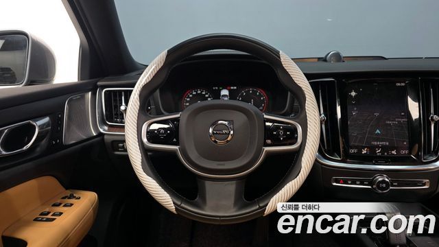 Volvo V60 2020 thumb 4