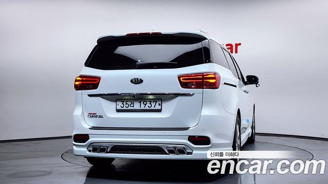 Kia Carnival 2019 thumb 5
