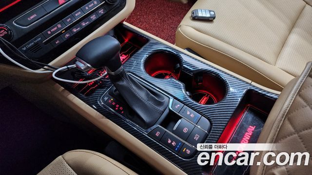Kia Carnival 2019 thumb 10