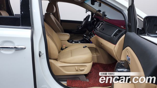 Kia Carnival 2019 thumb 11