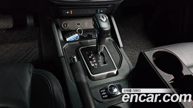 SsangYong Rexton 2019 thumb 10