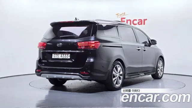 Kia Carnival 2019 thumb 3