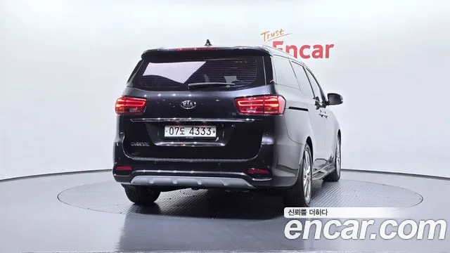 Kia Carnival 2019 thumb 5