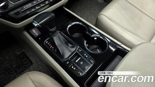 Kia Carnival 2019 thumb 10