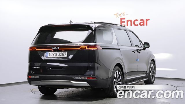 Kia Carnival 2021 thumb 3
