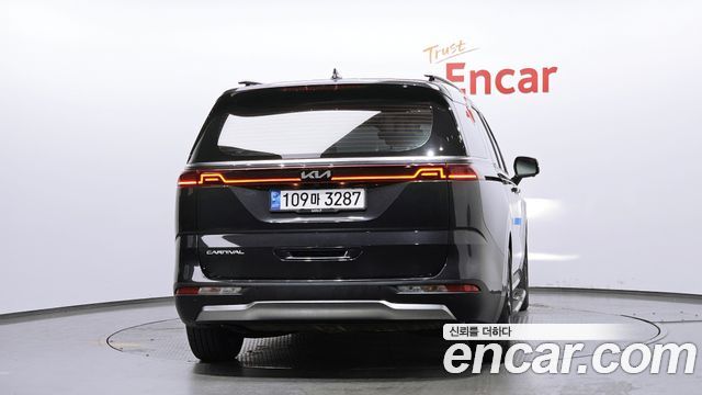 Kia Carnival 2021 thumb 5