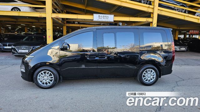 Hyundai Staria 2021 thumb 9