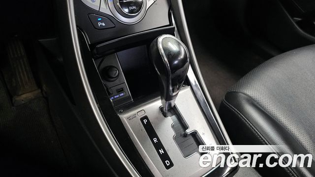 Hyundai Avante 2013 thumb 9