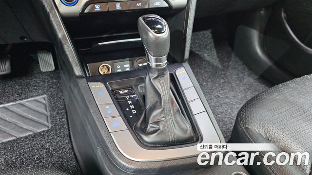 Hyundai Avante 2016 thumb 10