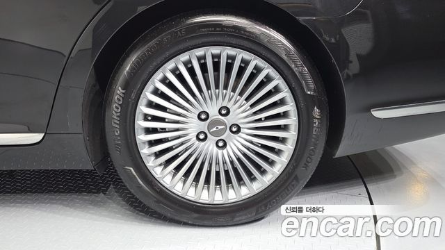Genesis G90 2019 thumb 6