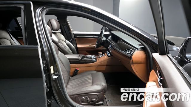 Genesis G90 2019 thumb 10