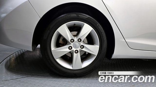 Hyundai Avante 2012 thumb 6