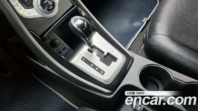Hyundai Avante 2012 thumb 10