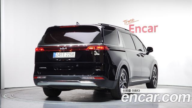 Kia Carnival 2023 thumb 3