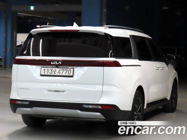 Kia Carnival 2023 thumb 3