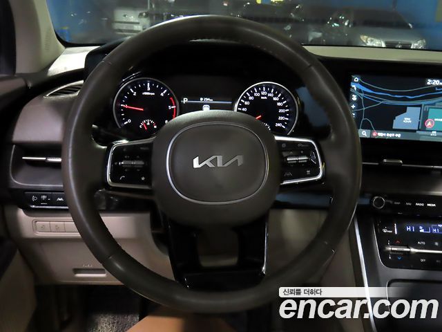 Kia Carnival 2023 thumb 8