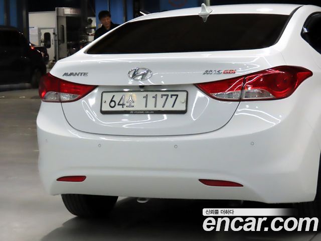 Hyundai Avante 2010 thumb 4
