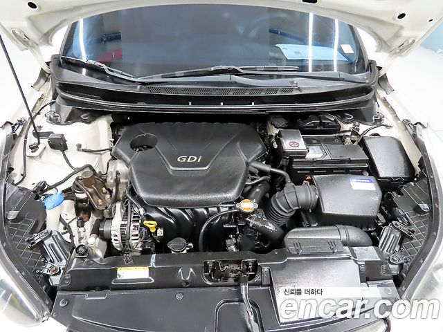 Hyundai Avante 2010 thumb 6