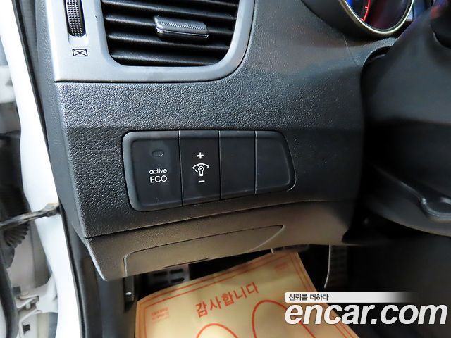 Hyundai Avante 2010 thumb 12