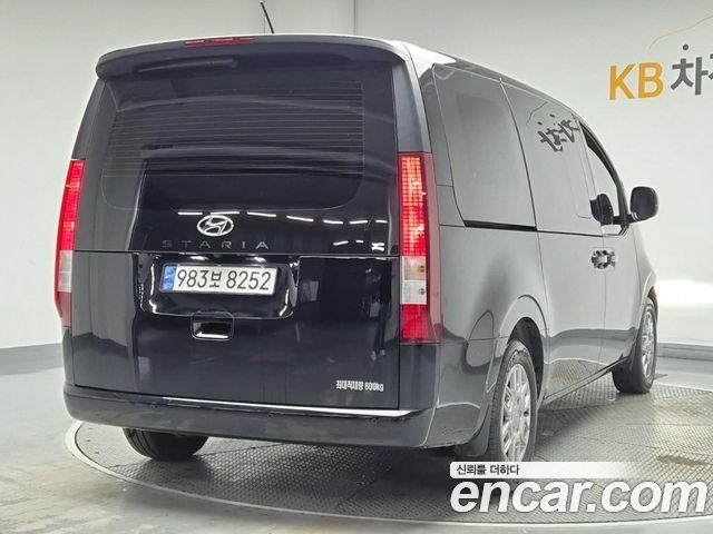 Hyundai Staria 2021 thumb 4