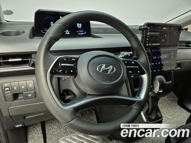 Hyundai Staria 2021 thumb 10