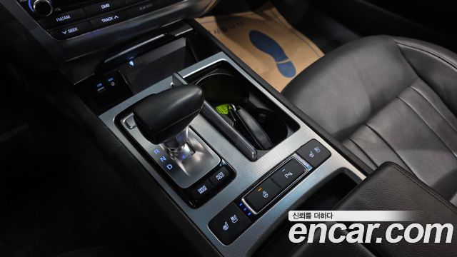 Genesis G80 2017 thumb 9
