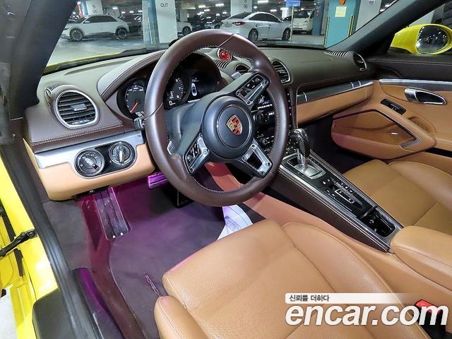 Porsche Cayman 2019 thumb 3