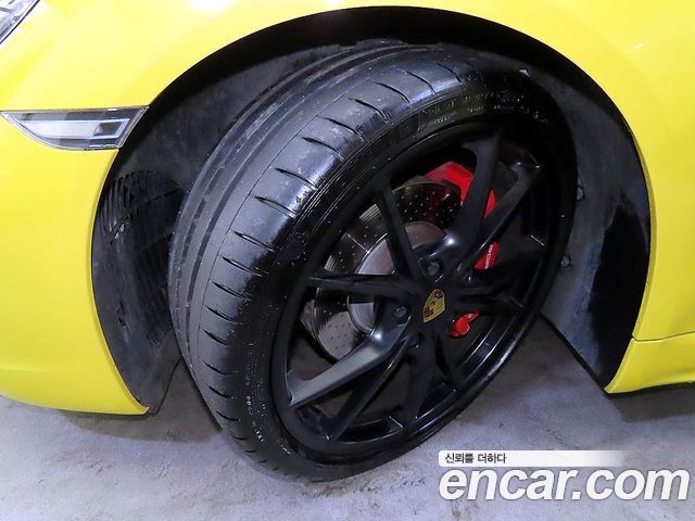 Porsche Cayman 2019 thumb 2