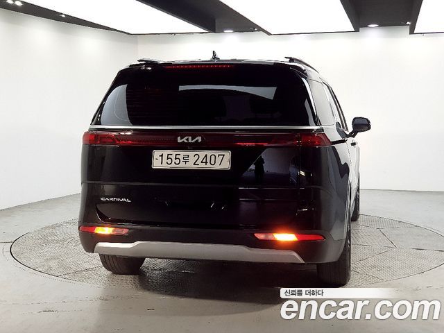 Kia Carnival 2021 thumb 4