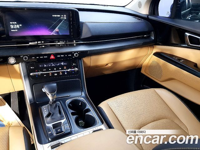 Kia Carnival 2021 thumb 11