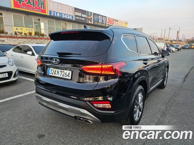 Hyundai Santa Fe 2018 thumb 4