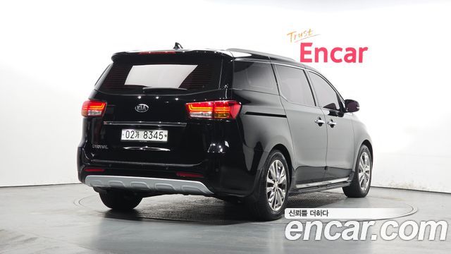 Kia Carnival 2016 thumb 3
