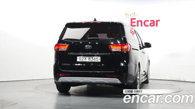 Kia Carnival 2016 thumb 5
