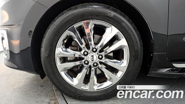 Kia Carnival 2016 thumb 6