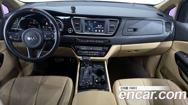 Kia Carnival 2016 thumb 8