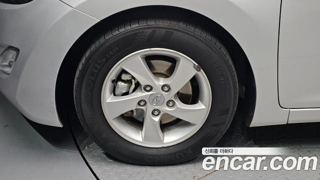 Hyundai Avante 2013 thumb 5