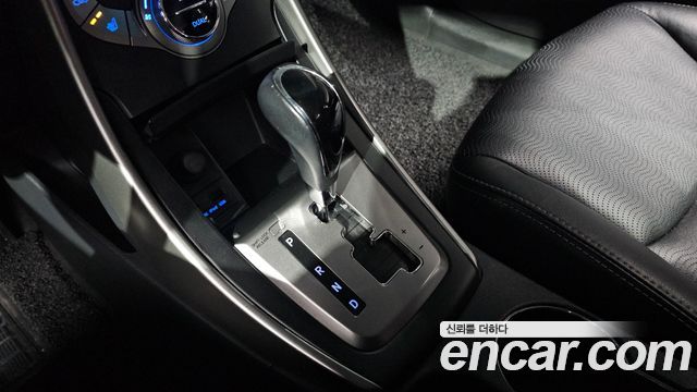 Hyundai Avante 2013 thumb 9