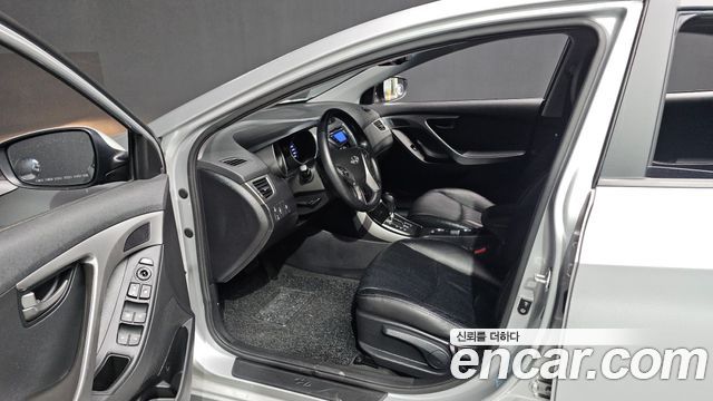 Hyundai Avante 2013 thumb 10
