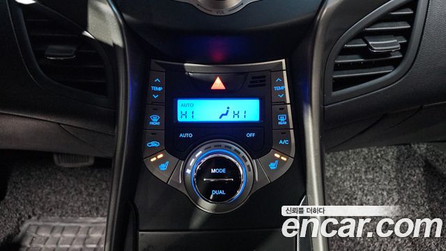 Hyundai Avante 2013 thumb 12