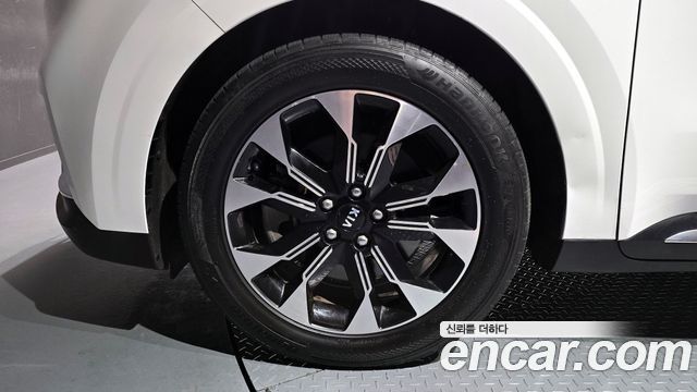 Kia Carnival 2021 thumb 6